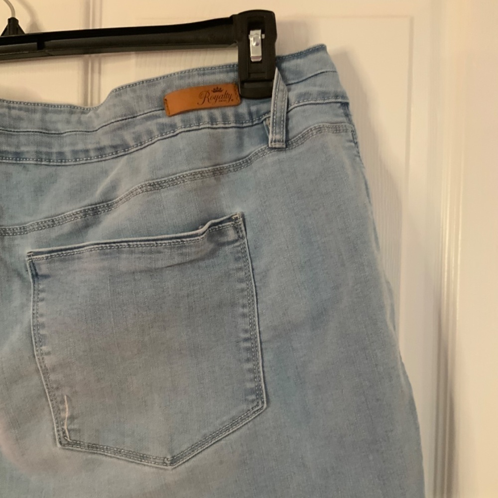 ROYALTY FOR ME HIGH RISE SHORTS PLUS SIZE 24 - Picture 5 of 7